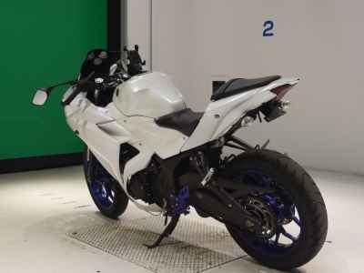 Yamaha YZF-R25 2016