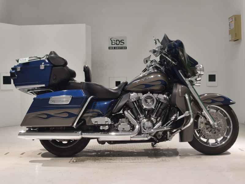 Harley-Davidson FLHTCUSE1800 CVO 2009