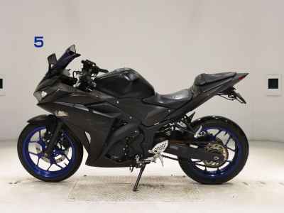 Yamaha YZF-R25 2015