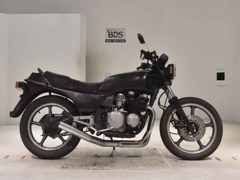 Kawasaki Z400FX 2023