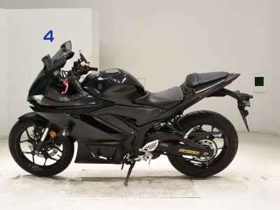 Yamaha YZF-R25 2021