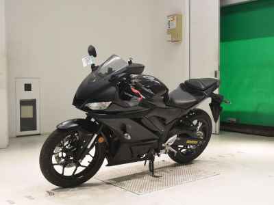 Yamaha YZF-R25 2021