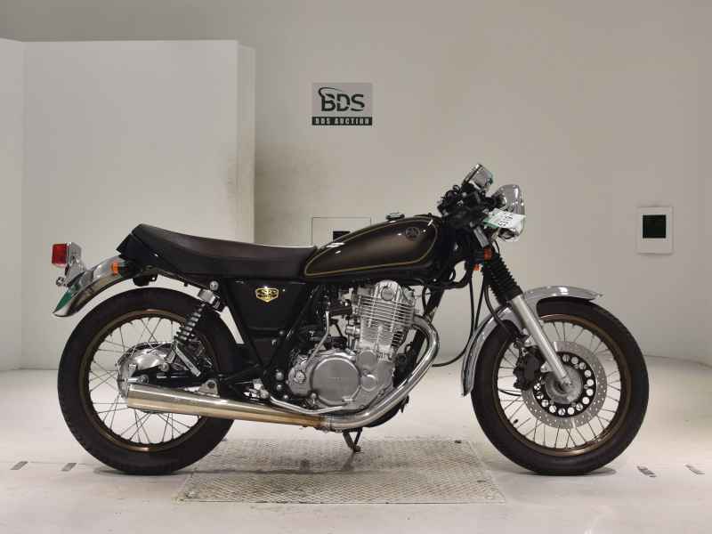 Yamaha SR400 2021