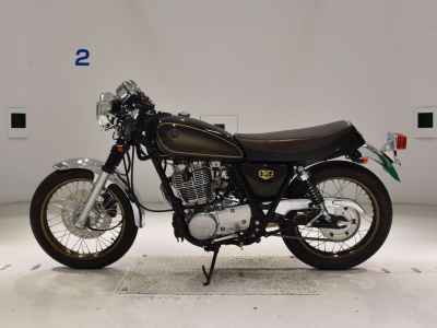 Yamaha SR400 2021