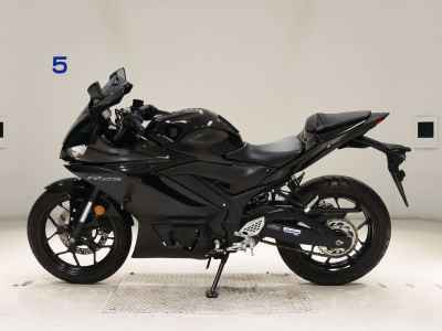 Yamaha YZF-R25 2022