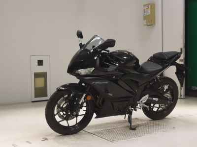Yamaha YZF-R25 2022