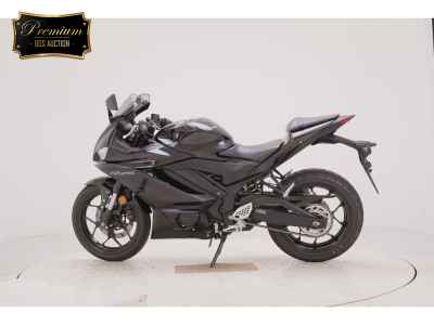 Yamaha YZF-R25 2023