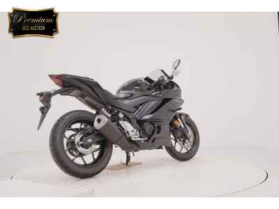 Yamaha YZF-R25 2023