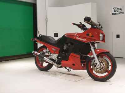 Kawasaki GPZ900R 1990