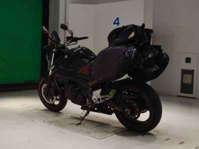 Suzuki GSR400 2009