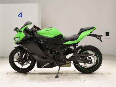 Kawasaki Ninja ZX-25R 2021