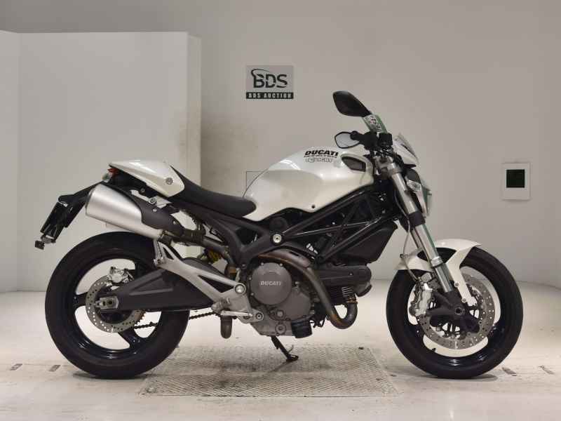 Ducati Monster 696 2010