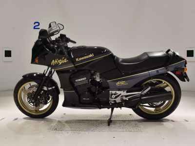 Kawasaki GPZ900R 2001