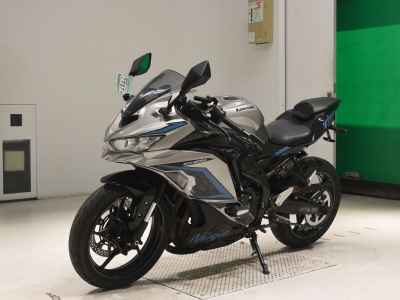 Kawasaki Ninja ZX-25R 2024