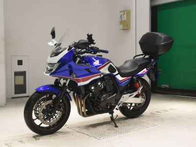 Honda CB400 Super Boldor 2020
