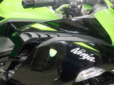 Kawasaki Ninja ZX-25R 2021
