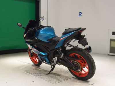 Yamaha YZF-R25 2021