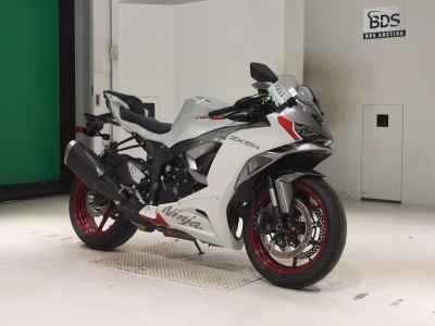 Kawasaki ZX-6R 2025