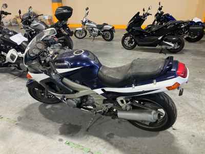 Kawasaki ZZR400 2024