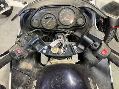 Kawasaki ZZR400 2024