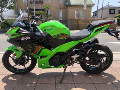 Kawasaki Ninja 400 KRT Edition 2023