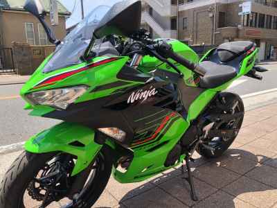 Kawasaki Ninja 400 KRT Edition 2023