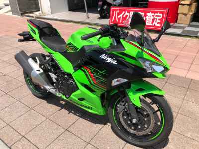 Kawasaki Ninja 400 KRT Edition 2023