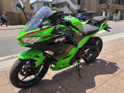 Kawasaki Ninja 400 KRT Edition 2023