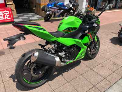 Kawasaki Ninja 400 KRT Edition 2023