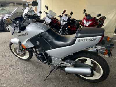 Kawasaki GPZ250R 1986