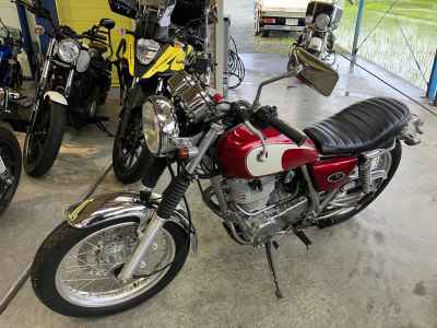 Yamaha SR400 2005