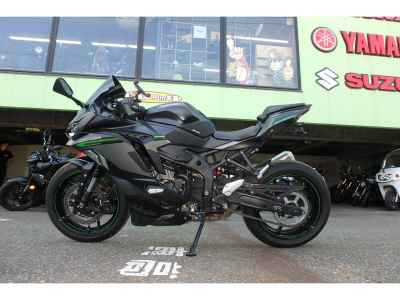 Kawasaki Ninja ZX-4R SE 2023