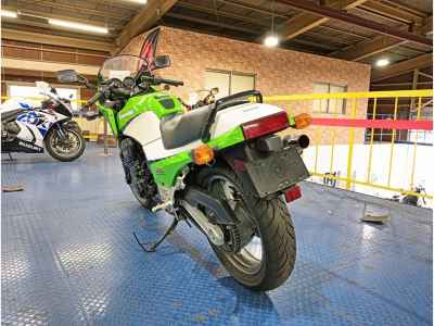 Kawasaki GPZ900R 2001