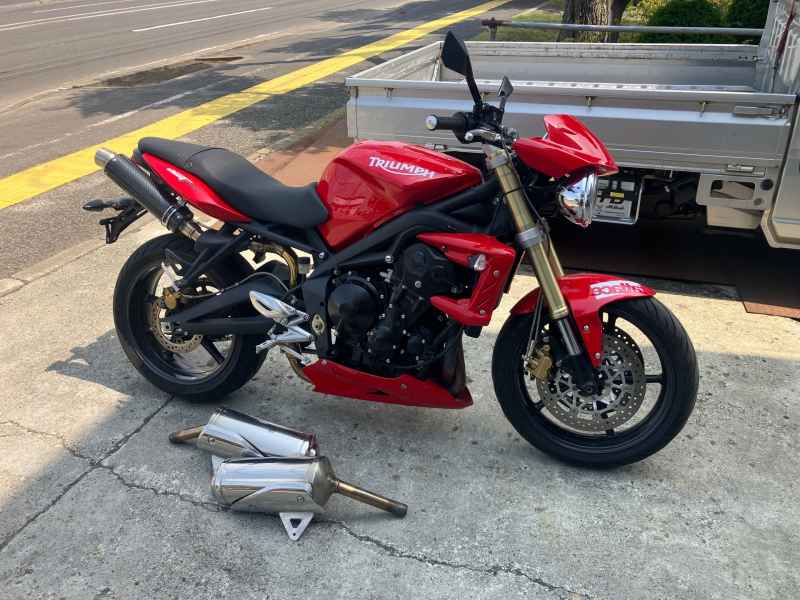 Triumph Street Triple 2011