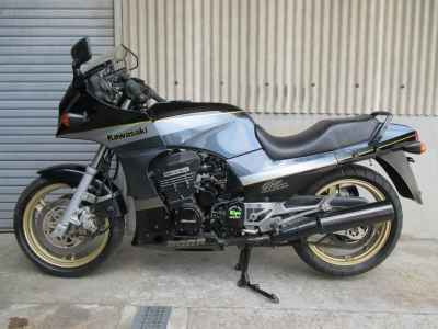 Kawasaki GPZ900R 1990