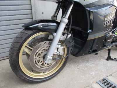 Kawasaki GPZ900R 1990