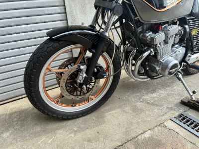 Suzuki GSX400F 2009