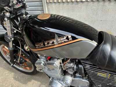 Suzuki GSX400F 2009