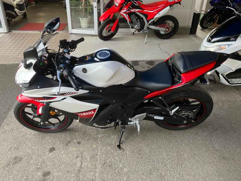 Yamaha YZF-R25 2016