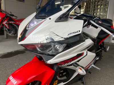 Yamaha YZF-R25 2016