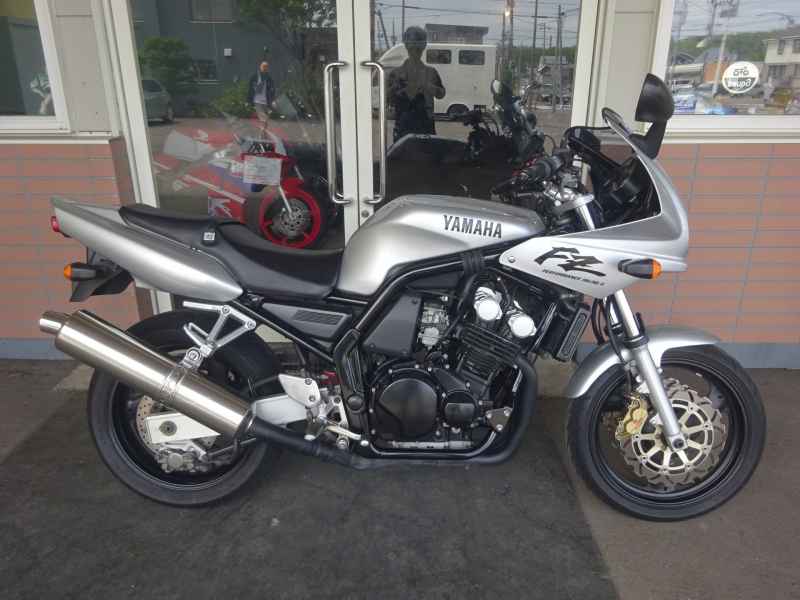 Yamaha FZ400 1997