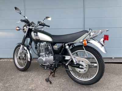 Yamaha SR400 2019