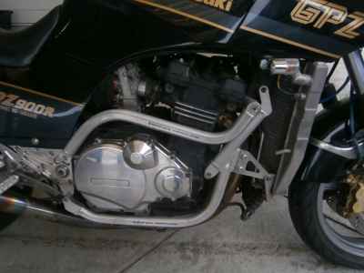 Kawasaki GPZ900R 1998