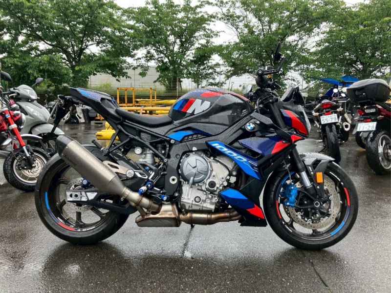 BMW M1000R 2023