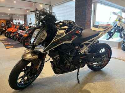 KTM 390 Duke 2024