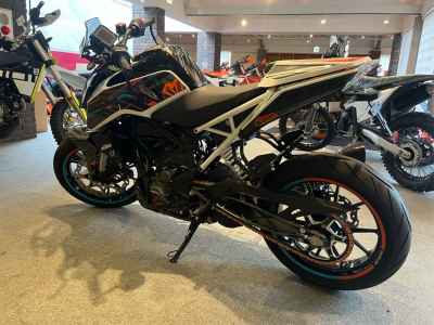 KTM 390 Duke 2024