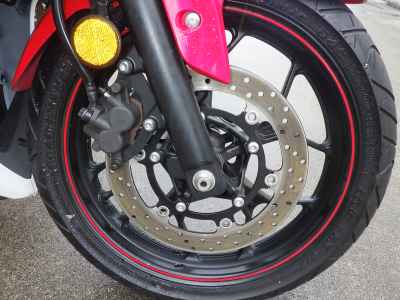 Yamaha YZF-R25 2015