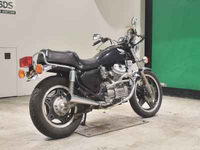 Honda GL400 Custom 1982