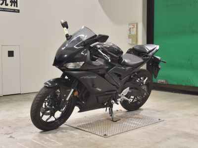 Yamaha YZF-R25 2022