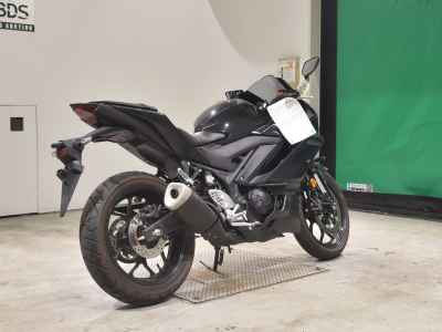 Yamaha YZF-R25 2022